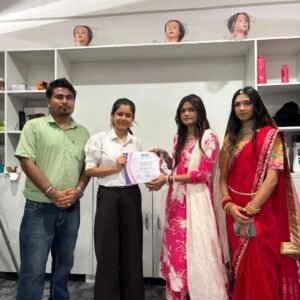 Sashakt Mahila Beauty and Make Up Course at Glamora Academy