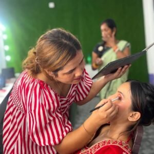 Sashakt Mahila Beauty and Make Up Course at Glamora Academy
