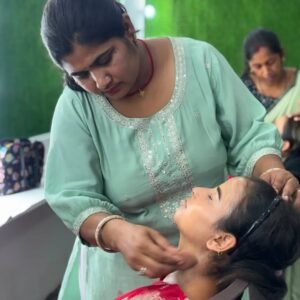 Sashakt Mahila Beauty and Make Up Course at Glamora Academy