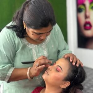 Sashakt Mahila Beauty and Make Up Course at Glamora Academy